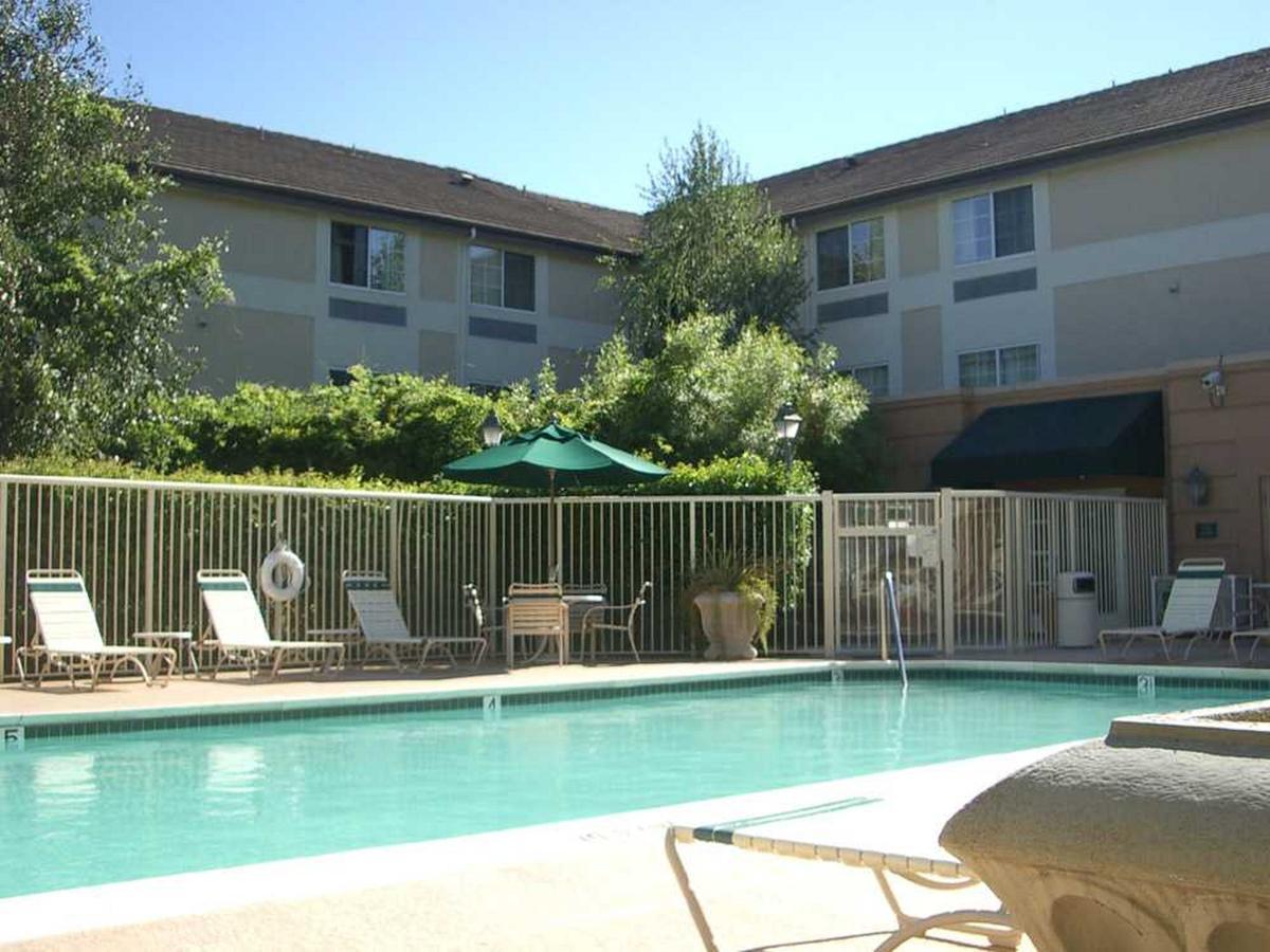 Extended Stay America Suites - Pleasanton - Chabot Dr מראה חיצוני תמונה